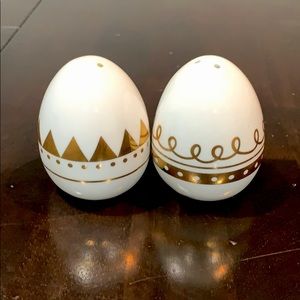 Salt and pepper shakers